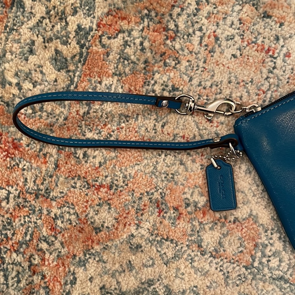Coach Wristlet - Picture 3 of 8